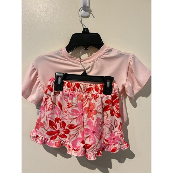 NWT Btween Pink Floral Outfit - Shirt, Shorts, and Hair Clips - 3T - Picture 2 of 3